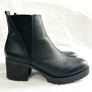 MIA Jody Chelsea Boot Size 9.5 Black Chunky Heel Faux Leather